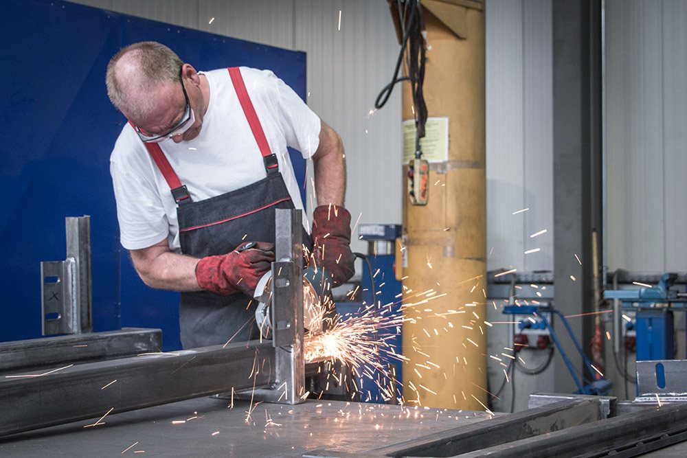 In Aktion für R&C Blechformtechnik